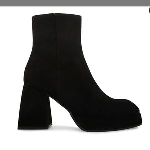 Steve Madden Treasure Black Suede Boots